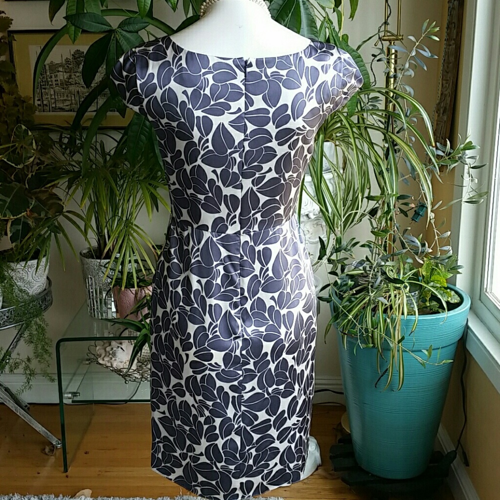 Cynthia Steffe Floral Gray Blue White Silk Dress Cap Sleeves Size 4 - Picture 5 of 9